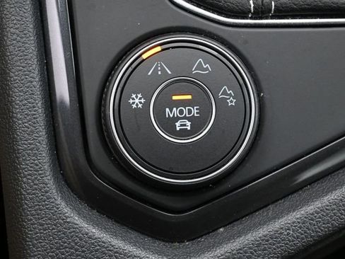 Used 2022 Volkswagen Tiguan SE R-Line image 27