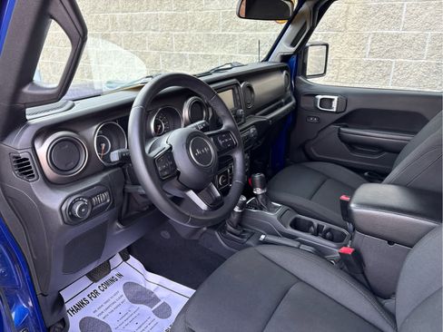 Used 2019 Jeep Wrangler Unlimited Sport S image 9