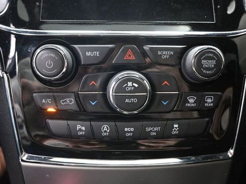 Used 2021 Jeep Grand Cherokee Limited AWD/4WD image 20