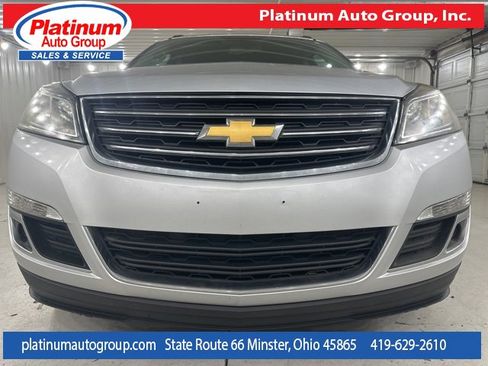 Used 2017 Chevrolet Traverse LT image 39
