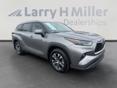 Certified 2025 Toyota Highlander XLE AWD/4WD image 7