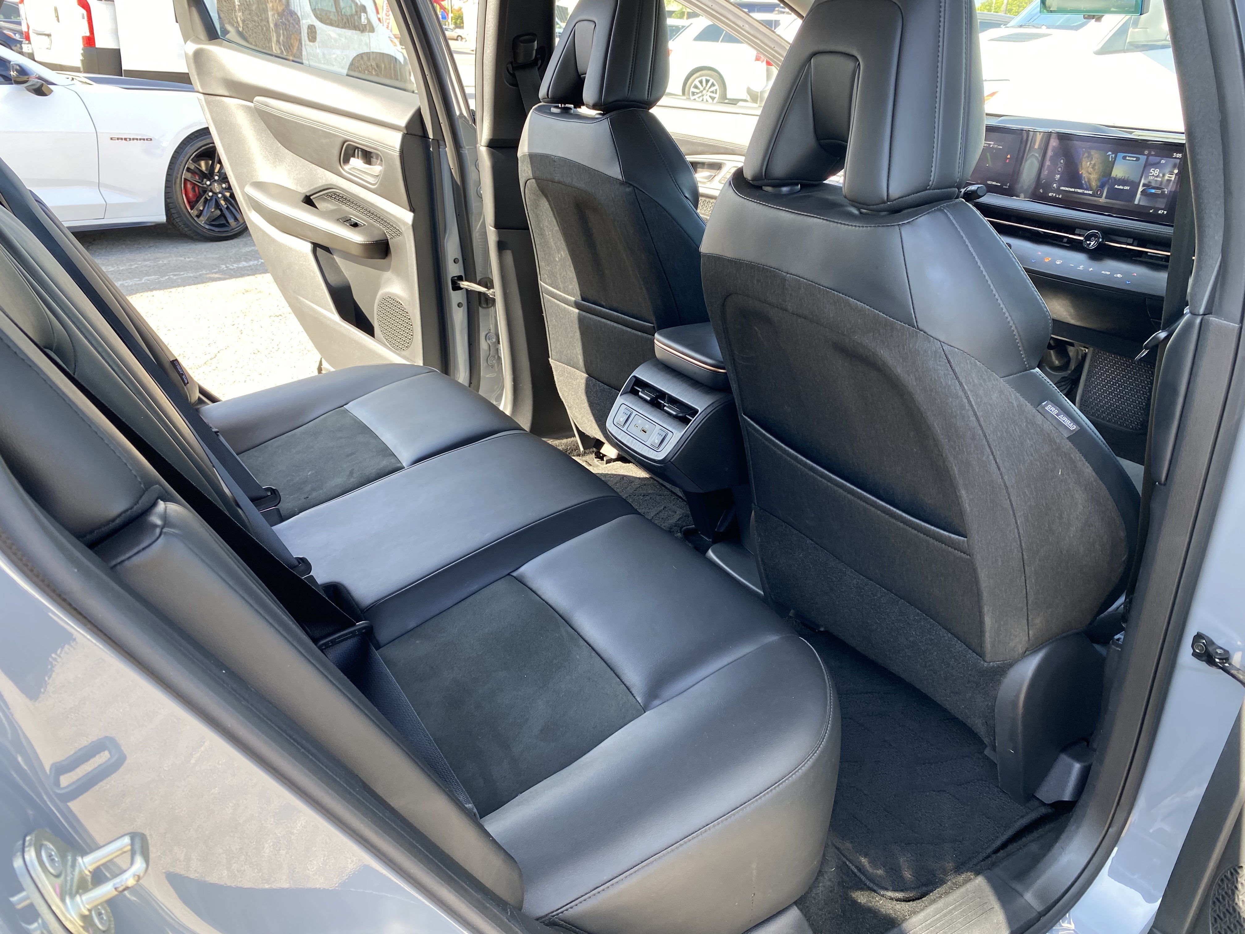 Used 2023 Nissan Ariya FWD image 19