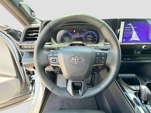 Used 2026 Toyota Crown Signia w/ Advanced Technology Package image 40