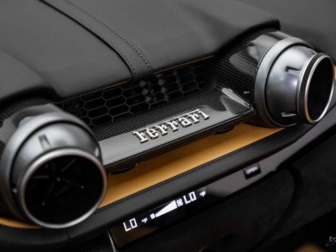 Used 2022 Ferrari 812 GTS RWD image 97