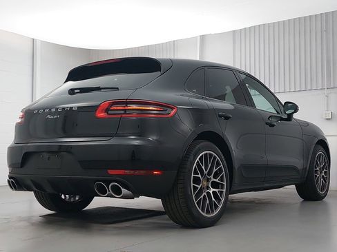Certified 2018 Porsche Macan image 7