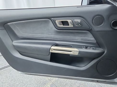 Used 2020 Ford Mustang Shelby GT350 w/ Technology Package image 27