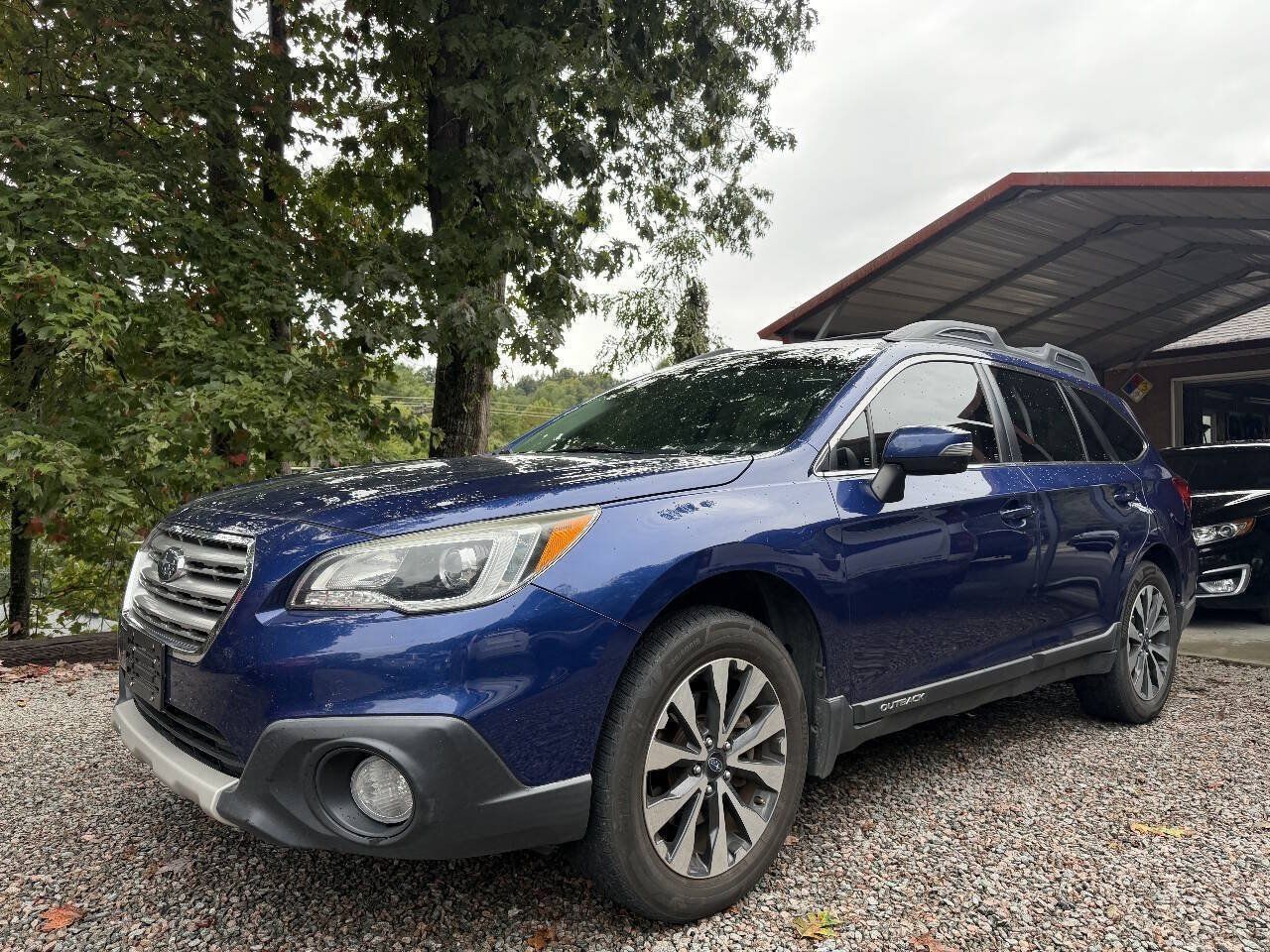 Used 2015 Subaru Outback 2.5i Limited AWD/4WD image 1