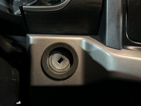 Used 2022 Ford F150 XLT image 43