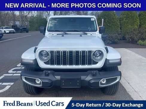 Used 2025 Jeep Wrangler Unlimited Sahara w/ Safety Group image 2