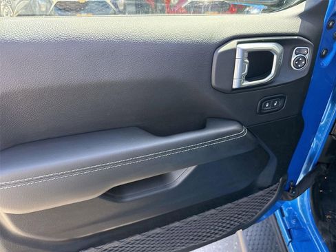 Used 2022 Jeep Wrangler Unlimited Sahara image 21