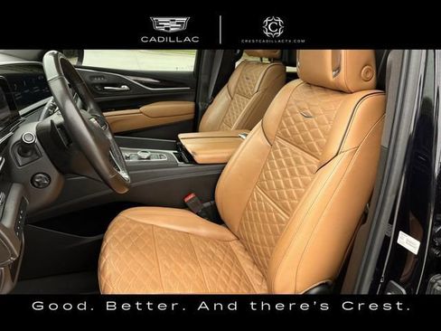 Used 2021 Cadillac Escalade Premium Luxury AWD/4WD image 22