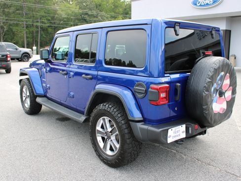 Used 2020 Jeep Wrangler Unlimited Sahara w/ Safety Group AWD/4WD image 8