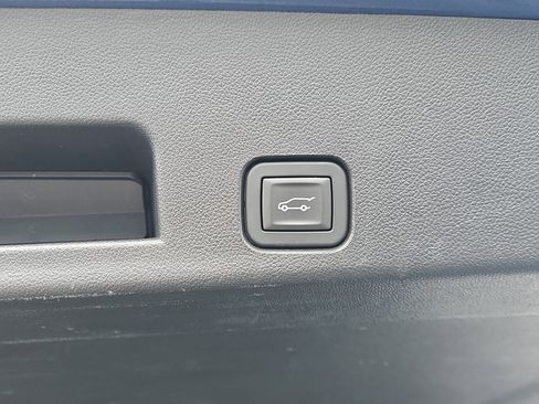 Used 2024 Chevrolet Traverse LS FWD image 7