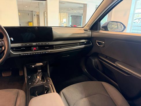 Used 2025 Kia K4 FWD image 35