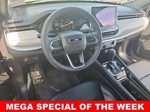 Used 2024 Jeep Compass Limited image 15