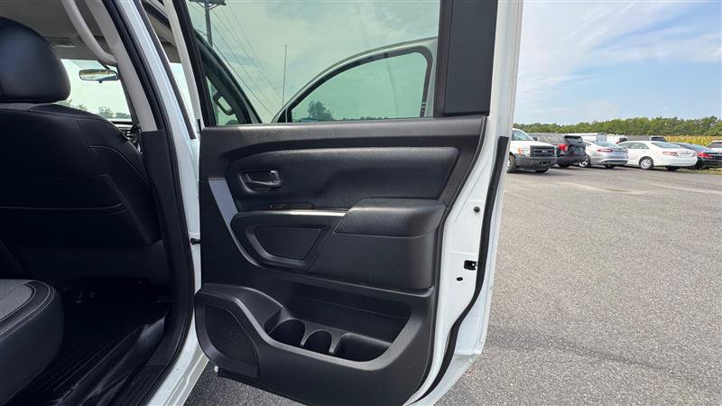 Used 2017 Nissan Titan S AWD/4WD image 31