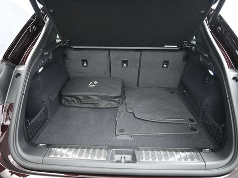 Certified 2025 Porsche Macan 4S Electric AWD/4WD image 27