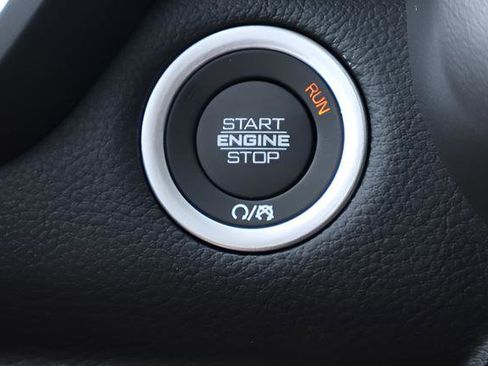 New 2026 RAM 1500 4x4 Crew Cab image 21