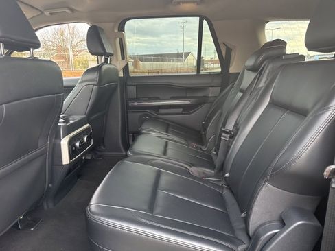Used 2024 Ford Expedition Max XLT image 9