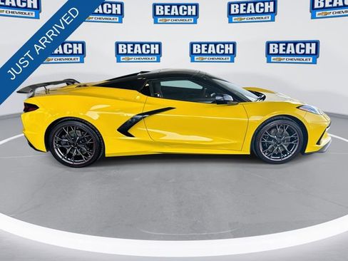 Used 2025 Chevrolet Corvette Stingray Premium Conv w/ Z51 Performance Package image 9
