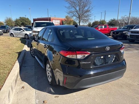 Used 2024 Toyota Corolla LE image 4