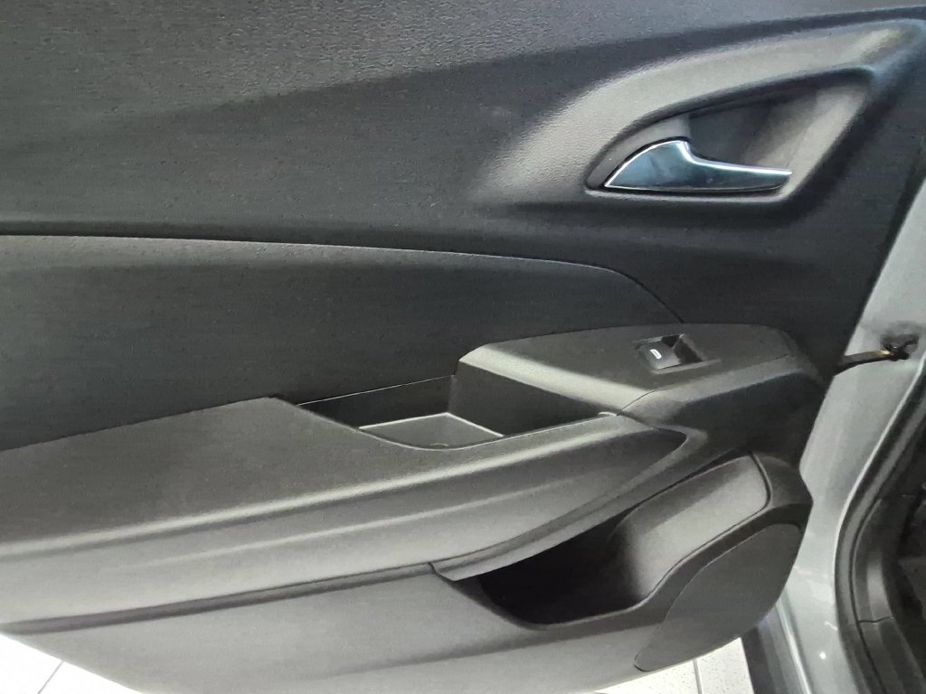 Used 2026 Chevrolet Trax LT FWD image 23