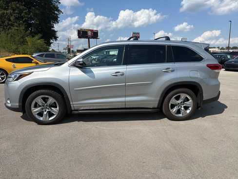 Used 2018 Toyota Highlander Limited AWD/4WD image 6