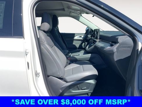 New 2025 Ford Explorer Active w/ Active Comfort Package AWD/4WD image 15