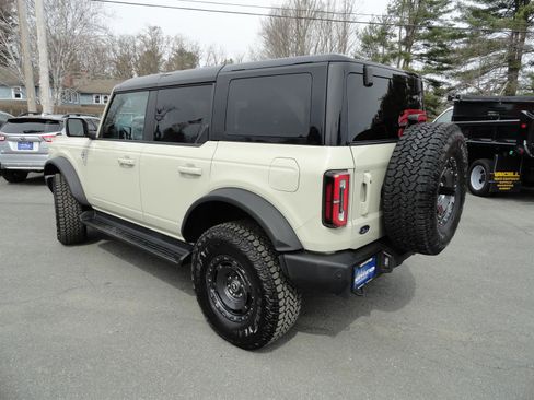 Used 2025 Ford Bronco Outer Banks w/ Sasquatch Package AWD/4WD image 7