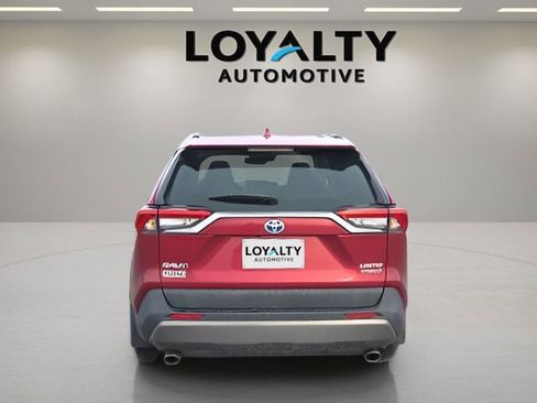 Used 2021 Toyota RAV4 Limited image 4