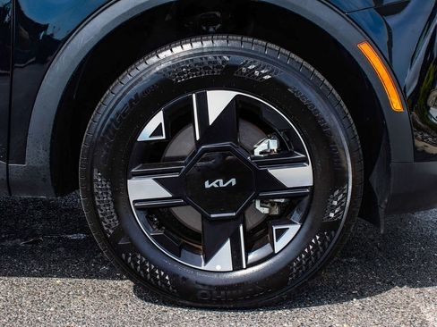 Used 2026 Kia Sportage LX image 7