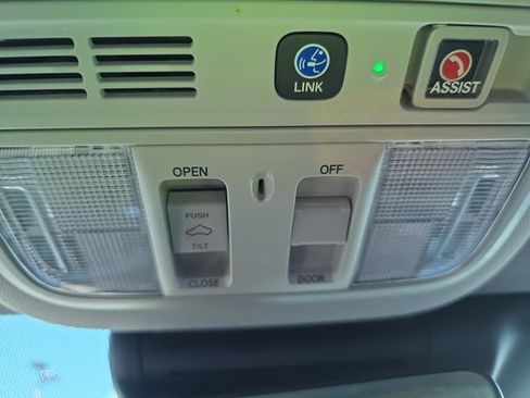 Used 2022 Honda Accord Touring image 26