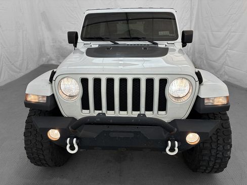 Used 2018 Jeep Wrangler Unlimited Sahara w/ Cold Weather Group AWD/4WD image 2