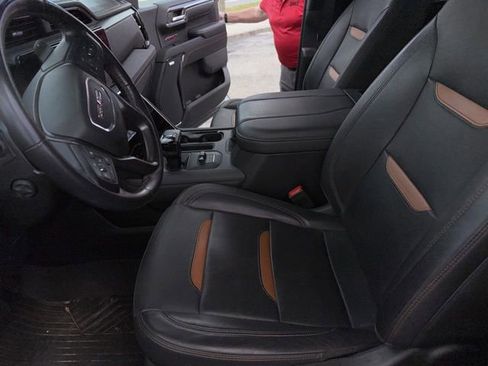 Used 2023 GMC Sierra 1500 AT4 w/ AT4 Preferred Package AWD/4WD image 6