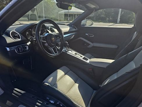 Used 2022 Porsche 718 Boxster S w/ Premium Package image 31