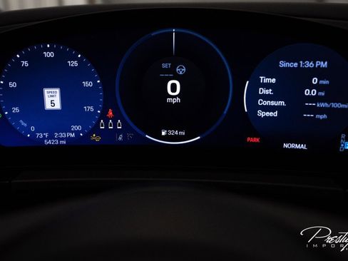 Used 2025 Porsche Macan 4S Electric image 56