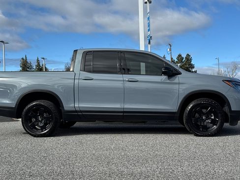 Certified 2025 Honda Ridgeline Black Edition image 7