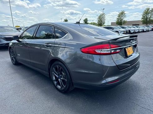 Used 2018 Ford Fusion SE w/ Equipment Group 601A FWD image 5
