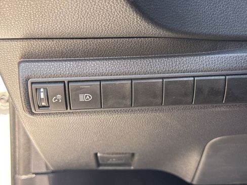 Used 2025 Toyota Corolla LE FWD image 23