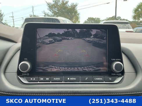 Used 2023 Nissan Rogue S FWD image 17