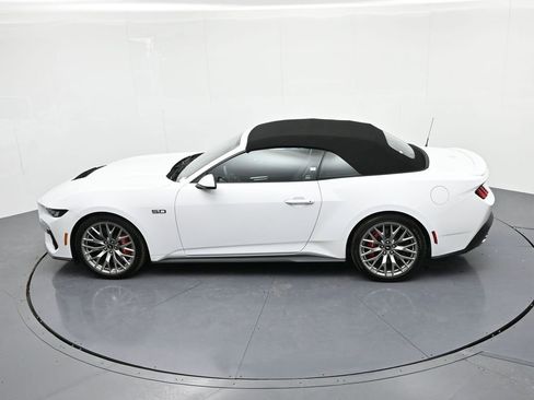 Used 2024 Ford Mustang GT Premium image 17