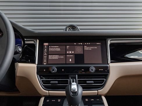 New 2026 Porsche Macan image 21