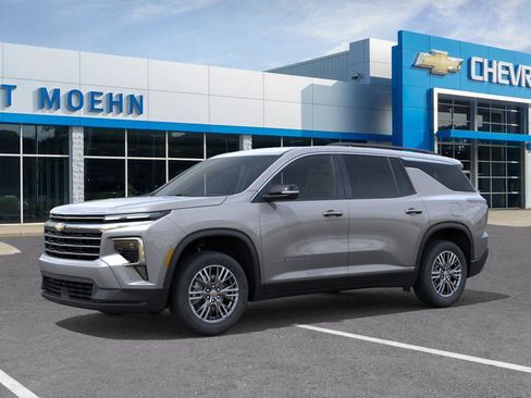 New 2026 Chevrolet Traverse LT w/ Driver Confidence Package AWD/4WD image 2