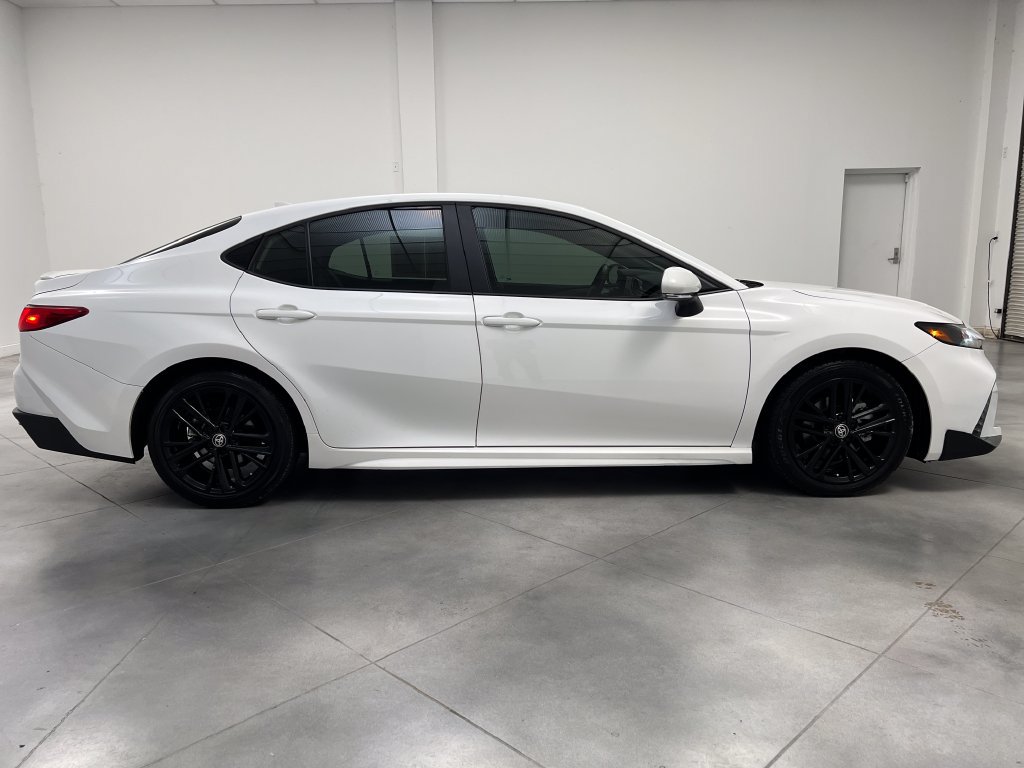 Used 2025 Toyota Camry SE FWD image 10