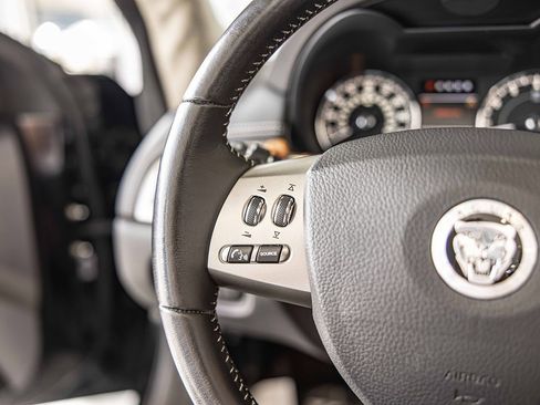 Used 2011 Jaguar XK Convertible image 25