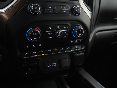 Used 2022 Chevrolet Silverado 1500 High Country w/ Safety Package II AWD/4WD image 21