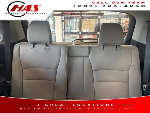 Used 2017 Honda Pilot Touring image 11