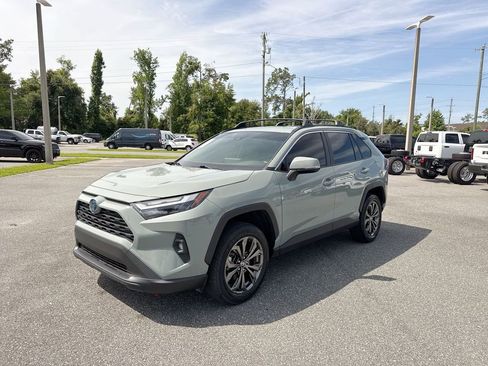 Used 2023 Toyota RAV4 XLE Premium AWD/4WD image 9