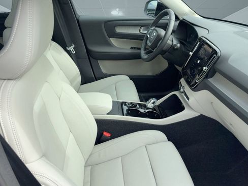 New 2026 Volvo XC40 B5 Plus w/ Protection Package Premier image 30