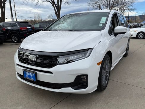 Certified 2026 Honda Odyssey Touring image 8